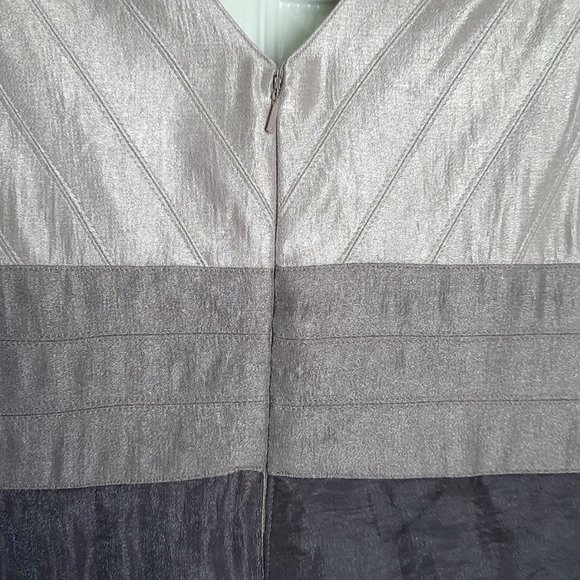 NWOT HP⭐ Adrianna Papell Ruffled V-Neck Special Occasion Dress Size 10 - Picture 5 of 7